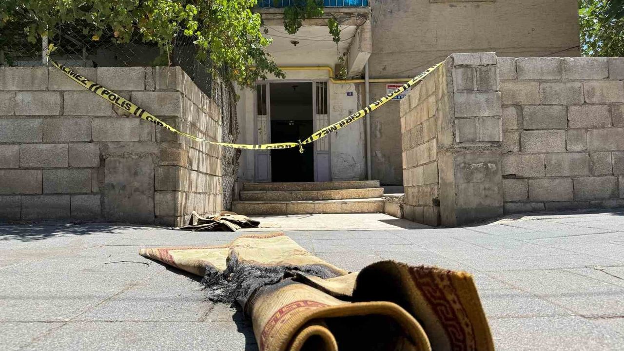 İntihar Krizi Facia Getirdi: Gaziantep'te Baba, Benzin Döktüğü Ailesini Ateşe Verdi, 2’si Ağır 4 Kişi Yaralandı