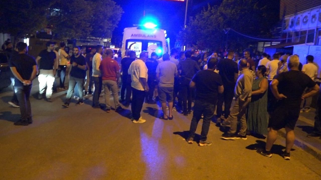 Tunceli’de Silahlı ve Bıçaklı Hesaplaşma! Okullar Caddesi’nde Çıkan Kavgada 4 Kişi Yaralandı