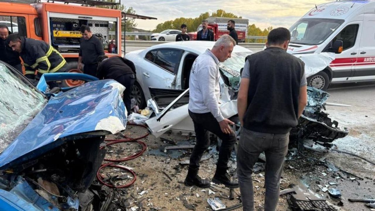 Kastamonu’da korkunç kaza! Yeter Şahin kazada hayatını kaybetti 4 kişi yaralandı