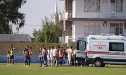Maçta dili boğazına kaçan kaleci, hakemin müdahalesiyle kurtuldu
