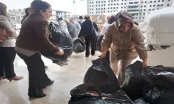 Gazze'deki çocuklara tırlarla kıyafet gönderildi