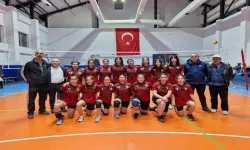 Ortaokullar Arası Voleybol Şampiyonası'nda şampiyon Bahçe Atatürk