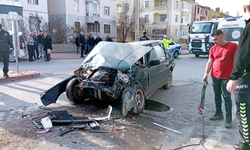Konya'da Trafik Kazası: Otomobil Minibüse Çarptı