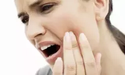 Oruçlu iken diş ağrırsa oruç bozulur mu, keza gerektirir mi, Diyanet