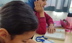 Sayfalardan Güç Alıyorlar: Osmaniye'de 'Kızlar Okuyor' Rüzgarı Esiyor