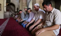 Kadir Gecesi kılınacak namaz için nasıl niyet edilir, tesbih namazı nasıl kılınır ve kaç rekattır?