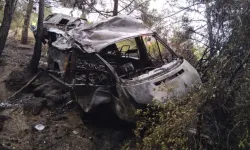 Adana'da Minibüs Yangınında 4 Kişi Hayatını Kaybetti, 17 Yaralı Var