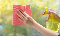 Bayramda lekesiz cam silme yöntemi, hemen deneyin, camları pırıl pırıl yapıyor