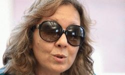 Serap Yazıcı aslen nereli, kaç yaşında, ne iş yapıyor? Serap Yazıcı gözlük takma nedeni?