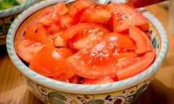 Evde domatesi olan hemen yapın, öyle bir faydası var ki, üzerine dökün ve tüketin