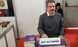 Alp Altınörs kaç yaşında (kimdir) aslen nereli, evli mi, ne iş yapıyor?