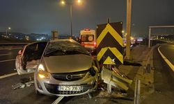 Eyüpsultan’da Otomobil Bariyerlere Saplandı: Bir Ölü, Bir Yaralı