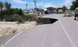 Hatay’ın Dörtyol İlçesinde Kuvvetli Yağışlar Sonrası Sel Felaketi: Köprü Çöktü, 2 Kişi Yaralandı