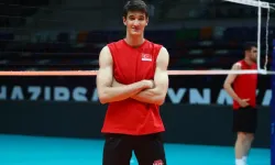 Efe Mandıracı aslen nereli, kaç yaşında, ne iş yapıyor ve kimdir?