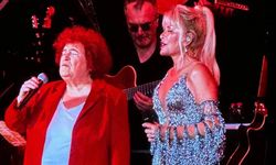 Ajda Pekkan'ın 60. Yıl Konserinde Selda Bağcan Sürprizi: Düet Gecenin Konusu Oldu