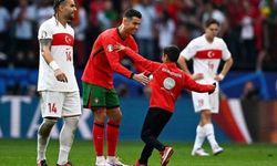 Cristiano Ronaldo ile Sahada Fotoğraf Çeken 10 Yaşındaki Berat Kimdir?