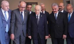 Devlet Bahçeli Grup Toplantısını Neden Oturarak Yaptı? Bahçeli Rahatsızlandı mı?