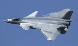 J-20 Savaş Uçakları Sınır Hattında: Milli Muharip Uçak Kaan ve S-400'ler Alarmda