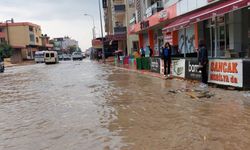 Osmaniye Kadirli'de Sağanak Yağış Hayatı Felç Etti! Ev ve İş Yerleri Su Altında  Kaldı mı?