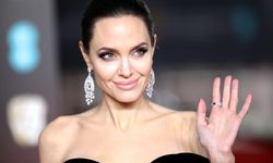 50 Yaşında Genç ve Fit Görünmek İçin Ne Yapmalı? Angelina Jolie'nin Sırrı Ortaya Çıktı!