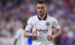 Fenerbahçe'nin transfer listesindeki Filip Kostic Kimdir, nereli kaç yaşında, hangi takımda oynuyor? Filip Kostic'in Futbol Kariyeri