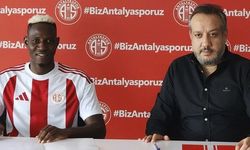 Antalyaspor'un kadrosuna kattığı Moussa Djenepo Kimdir, nereli, kaç yaşında? Moussa Djenepo'nun futbol hayatı