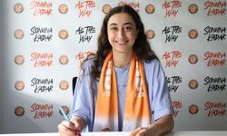 Milli voleybolcu Elif Şahin kimdir, aslen nereli, kaç yaşında ve hangi takımlarda oynadı?