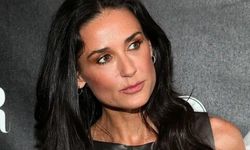 Dünyaca Ünlü Aktris Demi Moore 61 Yaşında Verdiği Cesur Pozlarla Hala Bir İkon Olduğunu Gösterdi