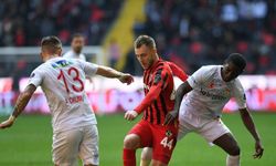 Sivasspor - Gaziantep FK maçı ŞİFRESİZ mi? Sivasspor - Gaziantep FK maçı ne zaman hangi kanalda, saat kaçta, canlı nereden izlenir?