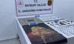 Jandarma Operasyonunda Picasso’ya Ait Olduğu Öne Sürülen Tablo ve 3.250 Tarihi Sikke Bayburt’ta Ele Geçirildi