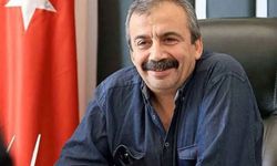 SIRRI SÜREYYA ÖNDER CENAZE TÖRENİ: Sırrı Süreyya Önder ne zaman ve nerede toprağa verilecek, cenaze töreni hangi camide yapılacak ve defin işlemi nerede gerçekleştirilecek?