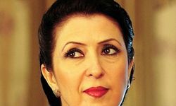 MELİHATGÜLSES'ten Ben Bir Göçmen Kızı Gördüm: Şarkısı Neler Anlatıyor?
