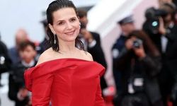 CANNES 2025'TE NOSTALJİ ŞIKLIK YARIŞI Arşiv Tasarımlar Göz Kamaştırdı