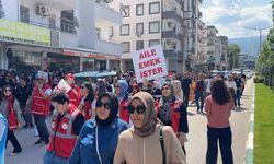 Osmaniye'de Aile ve Sosyal Hizmetler İl Müdürlüğü Öncülüğünde Gerçekleştirilen Aile Haftası Yürüyüşü Renkli Görüntülere Sahne Oldu