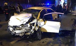 Ankara Kahramankazan’da İki Otomobilin Kafa Kafaya Çarpıştığı Feci Trafik Kazasında 1’i Ağır 5 Kişinin Yaralandı