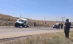 Ankara Sincan'da Temelli Yolunda Feci Kaza: Kafa Kafaya Çarpışan Araçlarda 1 Kişi Hayatını Kaybetti, 1 Kişi Yaralandı