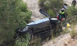 Balıkesir’in Bigadiç İlçesinde Feci Trafik Kazası: Şarampole Uçan Otomobilde 5 Kişi Yaralandı