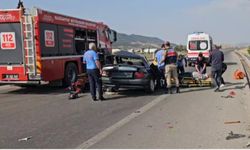 Gaziantep Nurdağı'nda Trafik Kazası: İki Otomobil Çarpıştı, Kalp Masajı Yapılan Sürücü Hayatını Kaybetti!