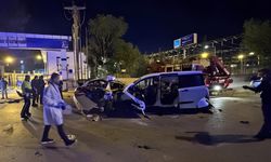 Gaziantep’te Mezarlık Kavşağında Feci Trafik Kazası: Aynı Aileden 3 Kişi Dahil 5 Kişi Hayatını Kaybetti