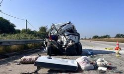 Hatay'da Direksiyon Hakimiyetini Kaybeden Kamyon 3 Araca Çarptı: 1 Kişi Hayatını Kaybetti, 10 Yaralı Hastaneye Kaldırıldı