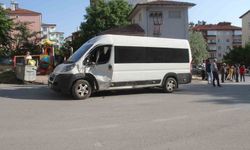 Konya Beyşehir’de Öğrenci Servisi ile Çarpışan Motosikletin 15 Yaşındaki Sürücüsü Hayatını Kaybetti
