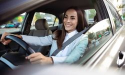 Rüyada Araba Sürdüğünü Görmek Ne Demek? Hayatınızda Kontrol Sizde Mi?
