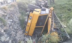 Erzurum’da Vinç Devrildi, Operatör Araçtan Atlarken Feci Şekilde Hayatını Kaybetti