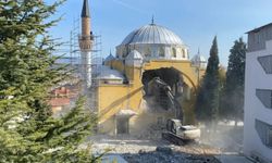 "Rüyada Caminin yıkıldığını Görmek Ne Demektir? Hayatınızda Hangi Temeller Sarsılıyor?"