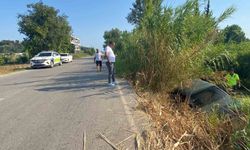 Antalya Serik’te Şarampole Uçan Otomobilde Anne ve 3 Yaşındaki Kızı Yaralandı