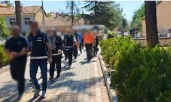 Burdur Merkezli Kayseri ve Antalya’da Eş Zamanlı Dev Uyuşturucu ve Fuhuş Operasyonunda 6 Şüpheli Tutuklandı, Silah ve Yüklü Miktarda Para Ele Geçirildi