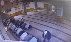 Kayseri’de Camide Namaz Sırasında Kan Donduran Cinayetin kamera görünüleri ortaya çıktı