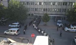 Sahte Eskort İlanıyla Milyonluk Vurgun! Yurt Dışından Talimat, Türkiye'den 11 Milyon Liralık Dolandırıcılık: Denizli Emniyeti 6 İlde Eş Zamanlı Operasyon Düzenledi