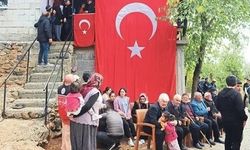 OSMANİYE'DE Şehit Uzman Çavuşun Evine Türk Bayrağı Asıldı: Haraz Mahallesi Gözyaşına Boğuldu