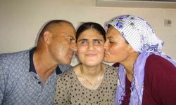Annesi Okudu, O Ezberledi: Görme Engelli Nazalin YKS'de İlk 10 Bine Girdi, Azmi Alkış Topladı!